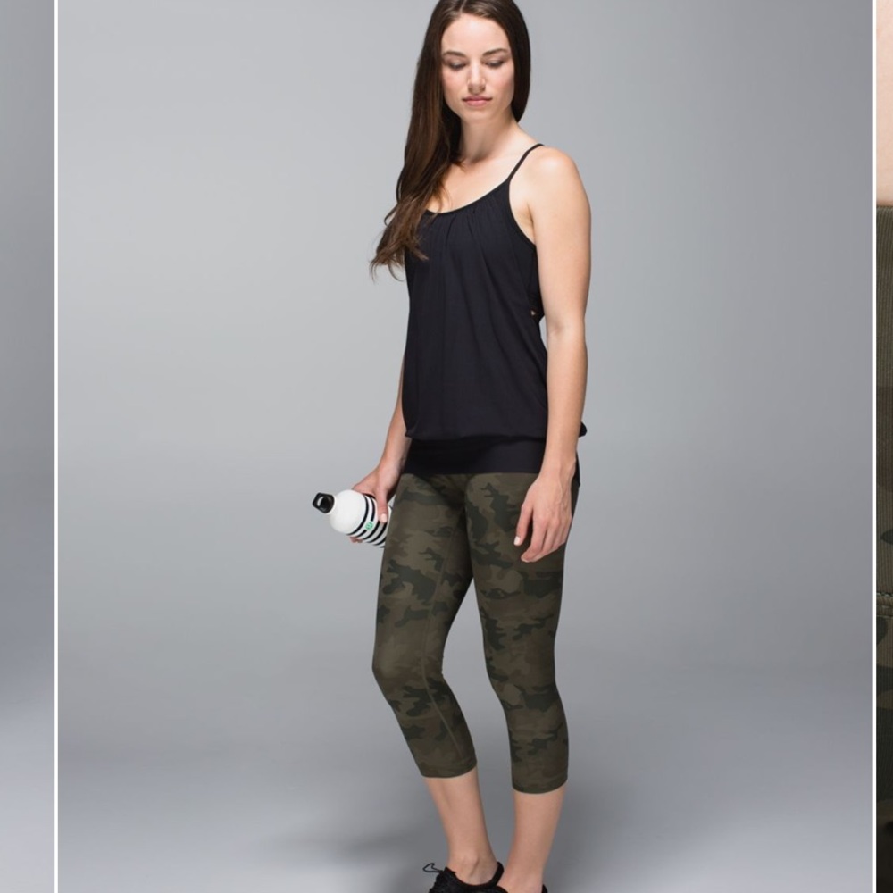 Lululemon Wunder Under Crop *Full-On Luxtreme
Savasana Camo 20cm Fatigue Green